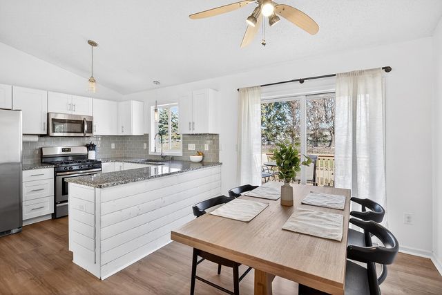 860 Sparrow Road, Waconia, MN 55387