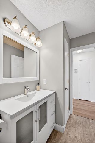 860 Sparrow Road, Waconia, MN 55387