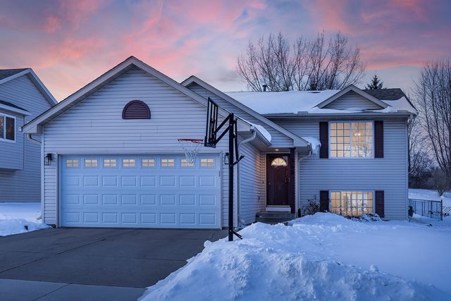 860 Sparrow Road, Waconia, MN 55387