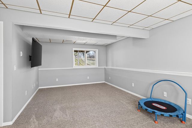 860 Sparrow Road, Waconia, MN 55387