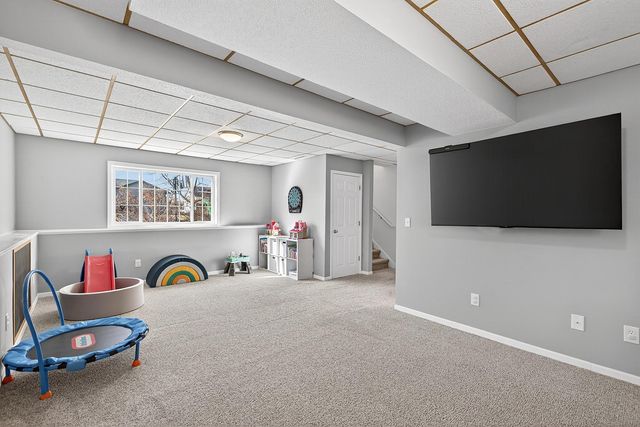 860 Sparrow Road, Waconia, MN 55387