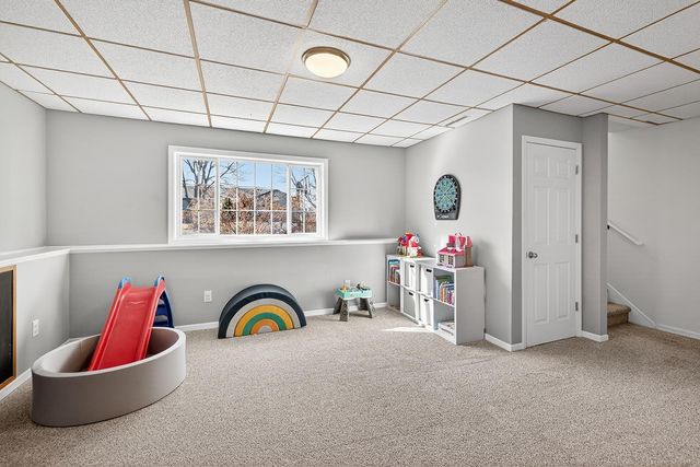 860 Sparrow Road, Waconia, MN 55387