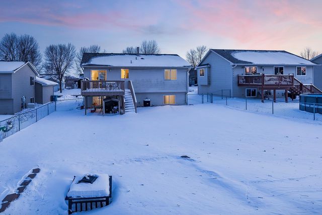 860 Sparrow Road, Waconia, MN 55387