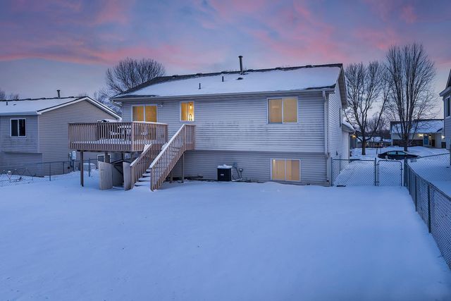 860 Sparrow Road, Waconia, MN 55387