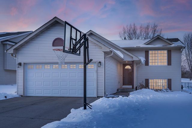 860 Sparrow Road, Waconia, MN 55387