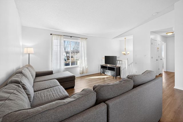 860 Sparrow Road, Waconia, MN 55387