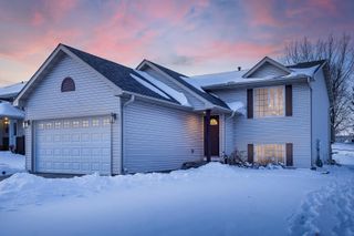 860 Sparrow Road, Waconia, MN 55387