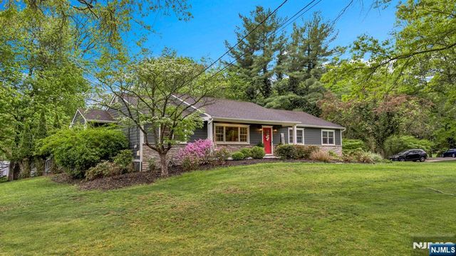 468 Manchester Way, Wyckoff, NJ 07481