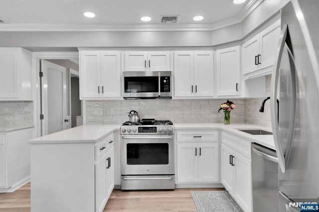 468 Manchester Way, Wyckoff, NJ 07481