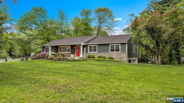 468 Manchester Way, Wyckoff, NJ 07481