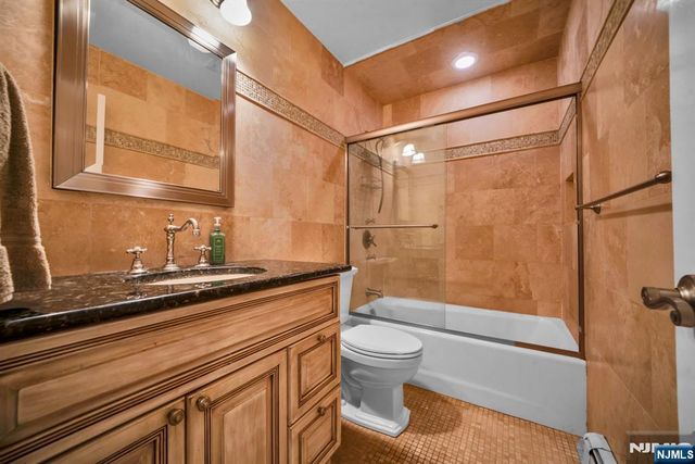 468 Manchester Way, Wyckoff, NJ 07481