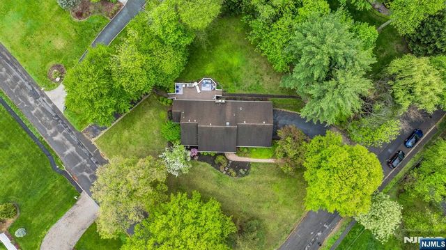 468 Manchester Way, Wyckoff, NJ 07481