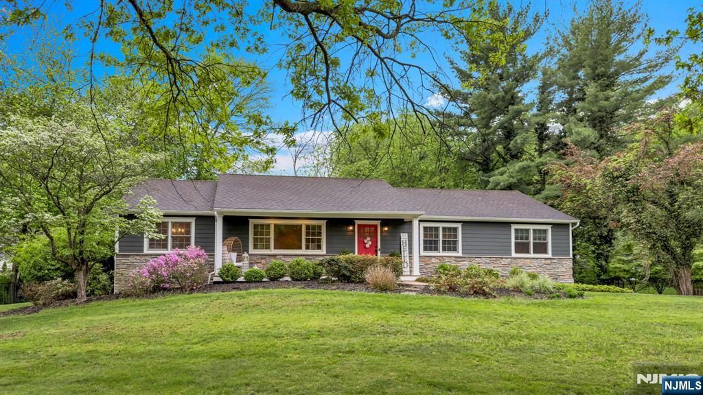 468 Manchester Way, Wyckoff, NJ 07481