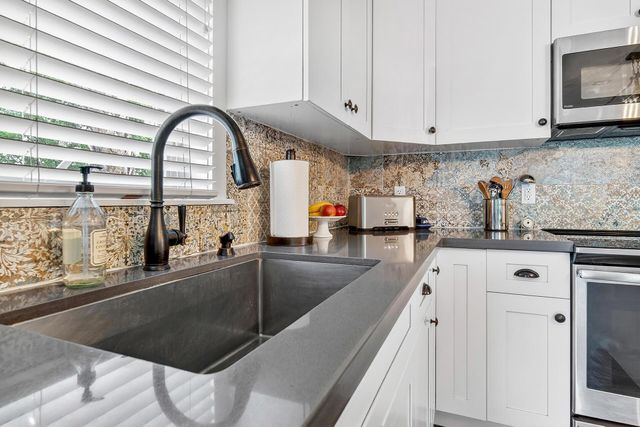 354 Marlborough Place, West Palm Beach, FL 33405