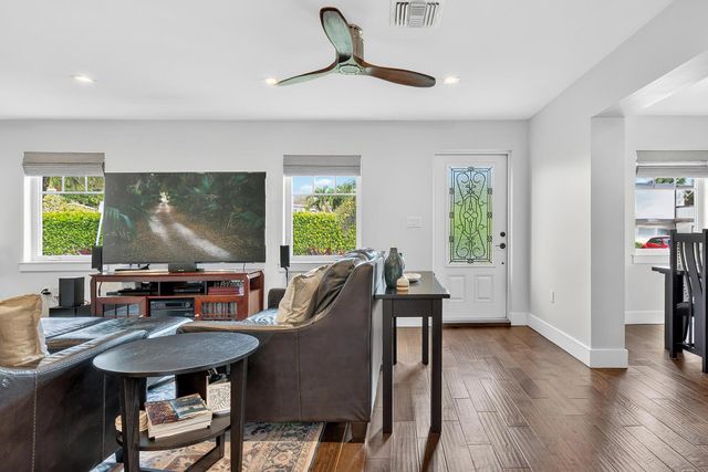 354 Marlborough Place, West Palm Beach, FL 33405