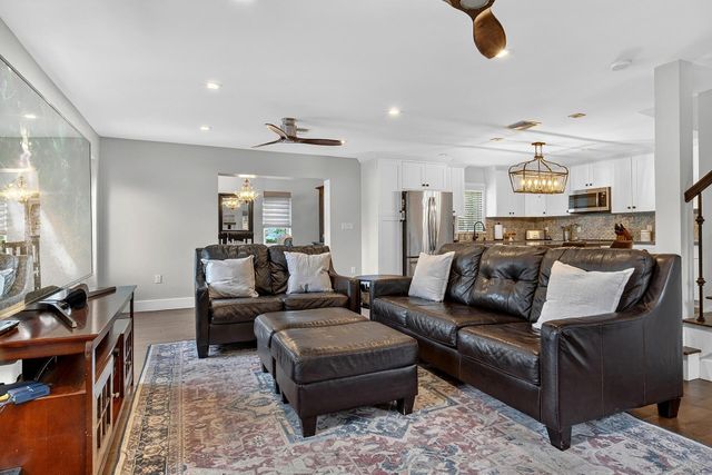 354 Marlborough Place, West Palm Beach, FL 33405