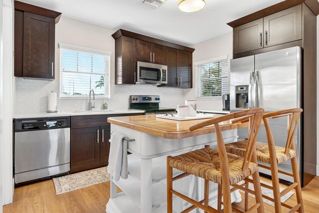 354 Marlborough Place, West Palm Beach, FL 33405