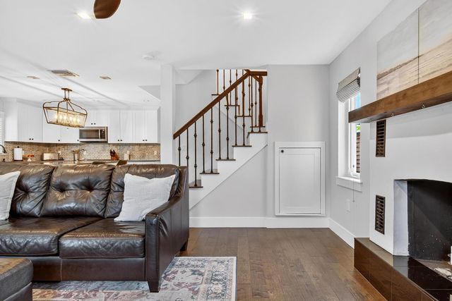 354 Marlborough Place, West Palm Beach, FL 33405