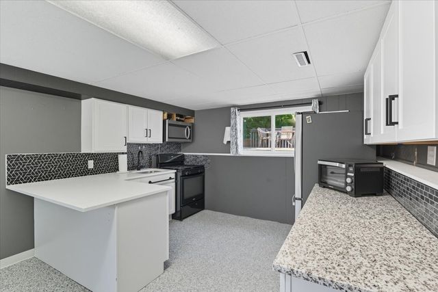 830 Russell Avenue, Winthrop Harbor, IL 60096