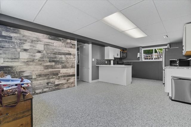 830 Russell Avenue, Winthrop Harbor, IL 60096