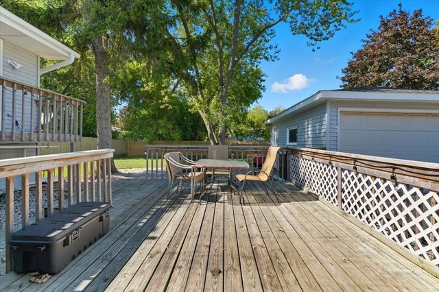 830 Russell Avenue, Winthrop Harbor, IL 60096