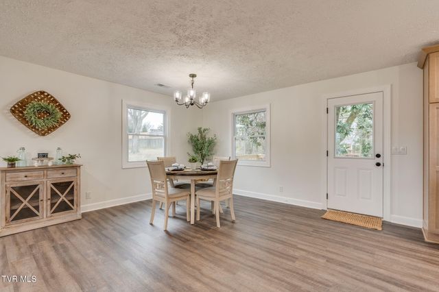 404 Oakmont Drive, Kingsport, TN 37663