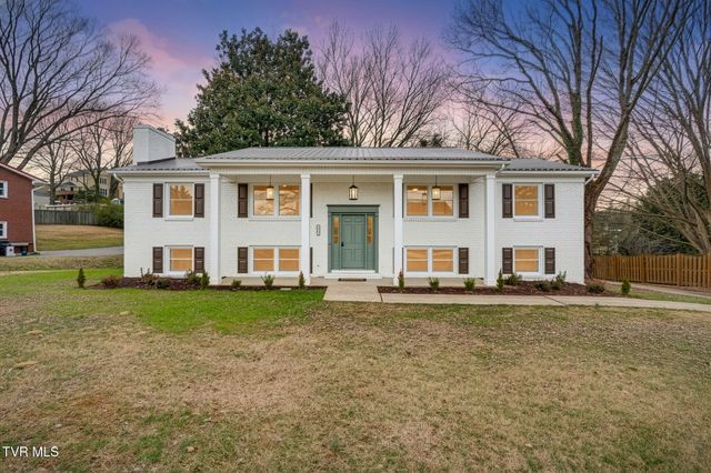 404 Oakmont Drive, Kingsport, TN 37663