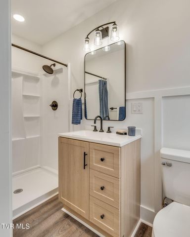 404 Oakmont Drive, Kingsport, TN 37663