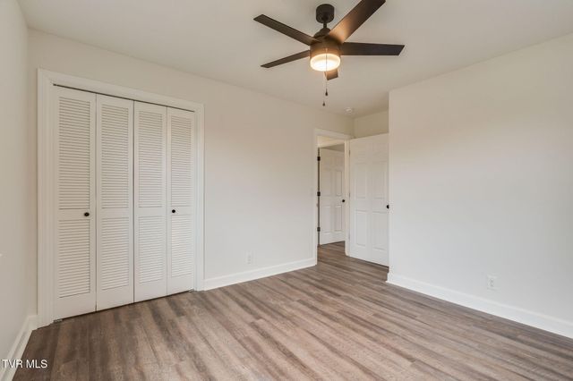 404 Oakmont Drive, Kingsport, TN 37663