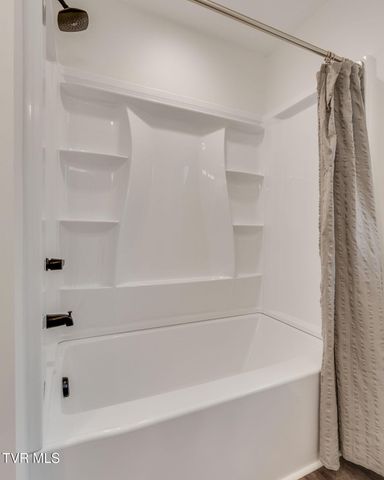 404 Oakmont Drive, Kingsport, TN 37663