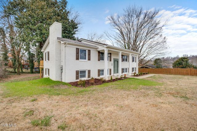 404 Oakmont Drive, Kingsport, TN 37663