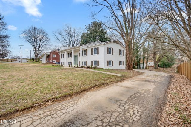 404 Oakmont Drive, Kingsport, TN 37663