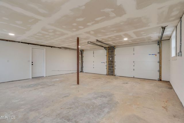 404 Oakmont Drive, Kingsport, TN 37663