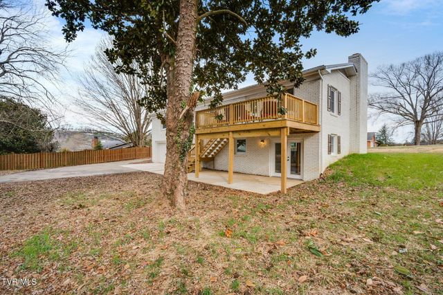 404 Oakmont Drive, Kingsport, TN 37663