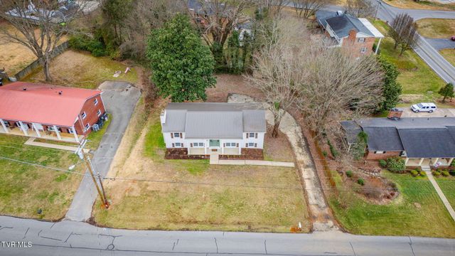 404 Oakmont Drive, Kingsport, TN 37663