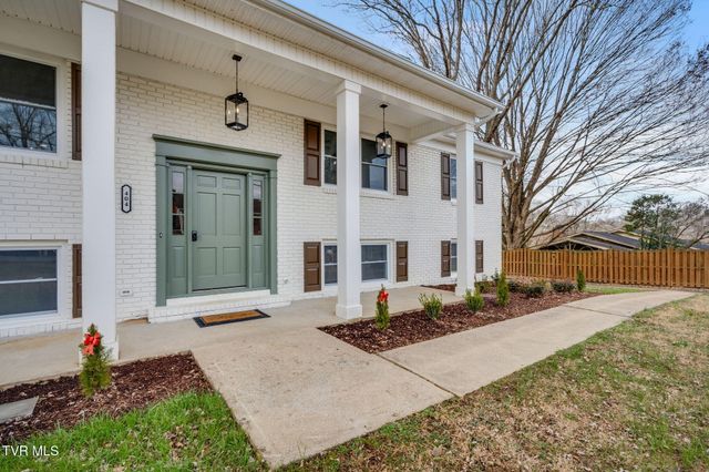 404 Oakmont Drive, Kingsport, TN 37663