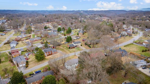 404 Oakmont Drive, Kingsport, TN 37663