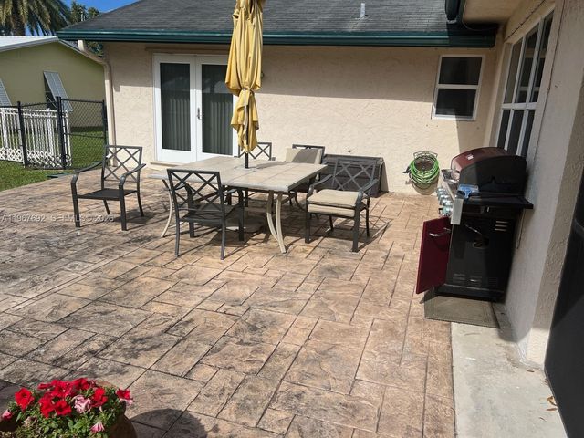 11520 NW 26th St, Plantation, FL 33323