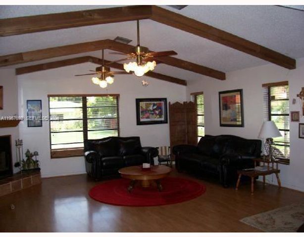 11520 NW 26th St, Plantation, FL 33323