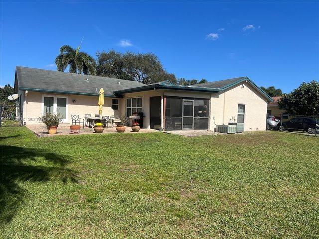 11520 NW 26th St, Plantation, FL 33323