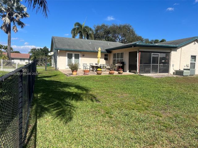 11520 NW 26th St, Plantation, FL 33323