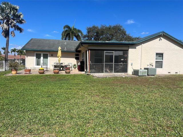 11520 NW 26th St, Plantation, FL 33323