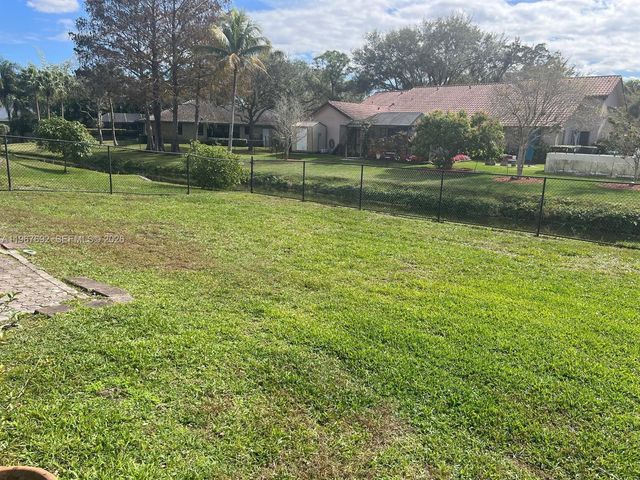 11520 NW 26th St, Plantation, FL 33323