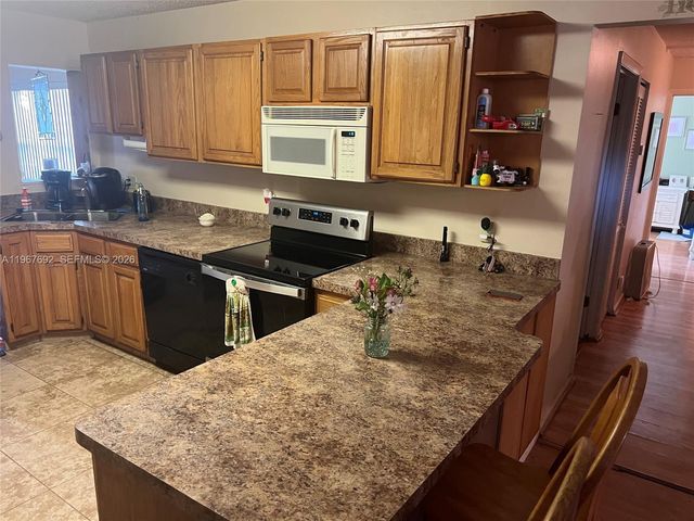 11520 NW 26th St, Plantation, FL 33323