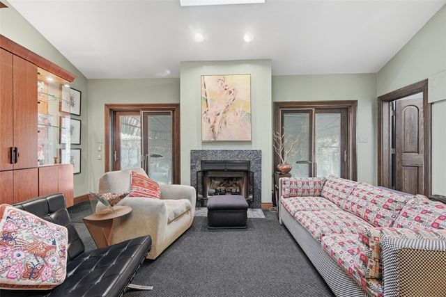 918 S Aiken Avenue, Shadyside, PA 15232