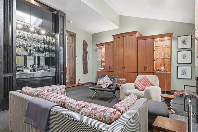 918 S Aiken Avenue, Shadyside, PA 15232