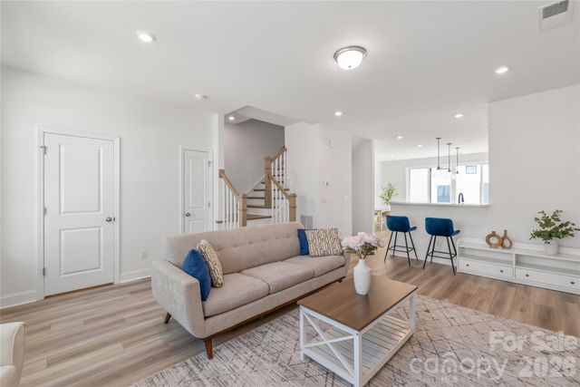 15309 Ballancroft Parkway, Charlotte, NC 28277