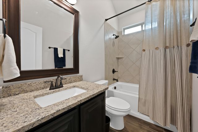 810 Sundown Court, Midlothian, TX 76065