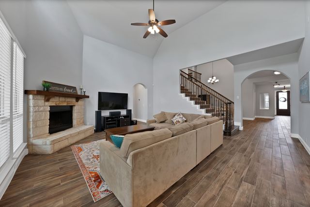 810 Sundown Court, Midlothian, TX 76065
