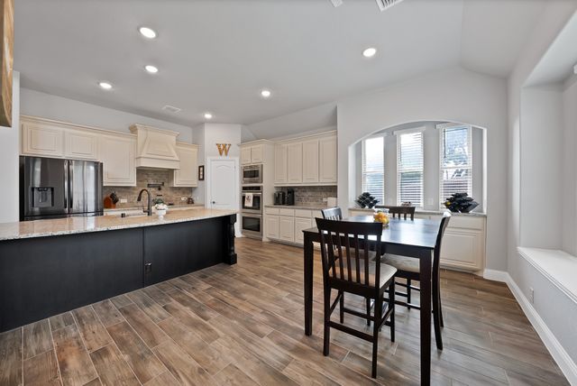 810 Sundown Court, Midlothian, TX 76065